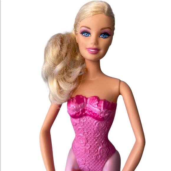 Barbie - Picture 2 of 3